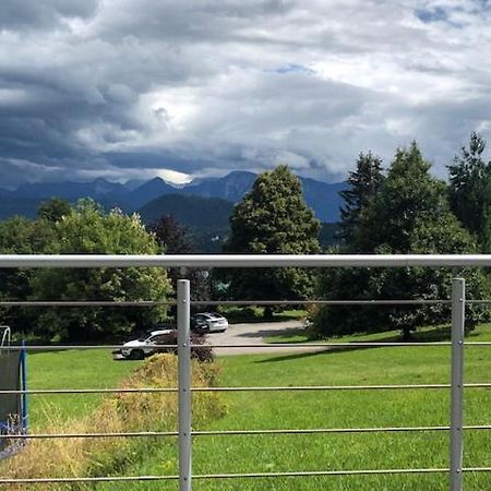 Velden View Ferienwohnung Mit Grosser Sonnenterrasse Und See- Und Karawankenblick Velden am Wörthersee Esterno foto
