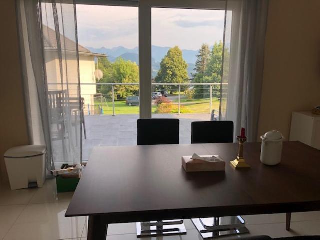 Velden View Ferienwohnung Mit Grosser Sonnenterrasse Und See- Und Karawankenblick Velden am Wörthersee Esterno foto