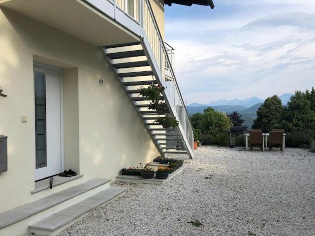 Velden View Ferienwohnung Mit Grosser Sonnenterrasse Und See- Und Karawankenblick Velden am Wörthersee Esterno foto